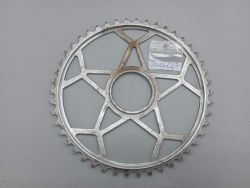 plateau 46 dents vélos  course stronglight 49 années 1930, 1940 et 1950